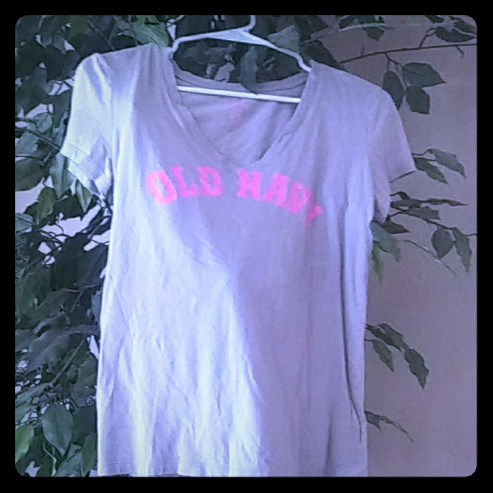Old navy tshirt